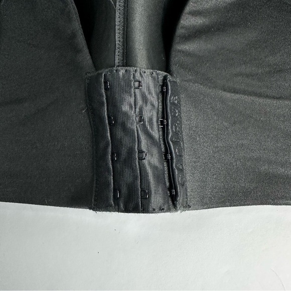 Cacique Lane Bryant lightly lined no wire Black Bra 46C adjustable straps - Picture 7 of 11